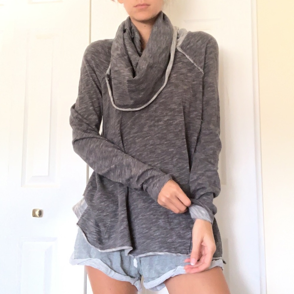 FREE PEOPLE sweater. Brand new